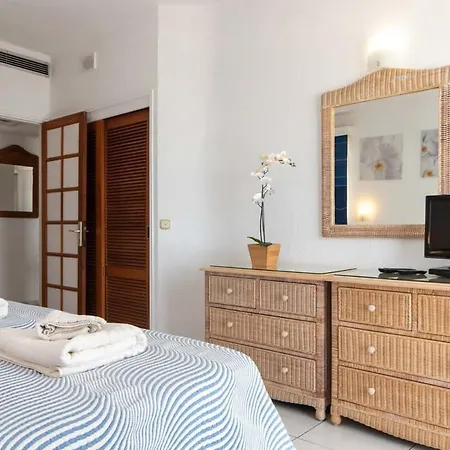 Club Atlantis 89 - Two Bed * Costa Adeje (Tenerife)