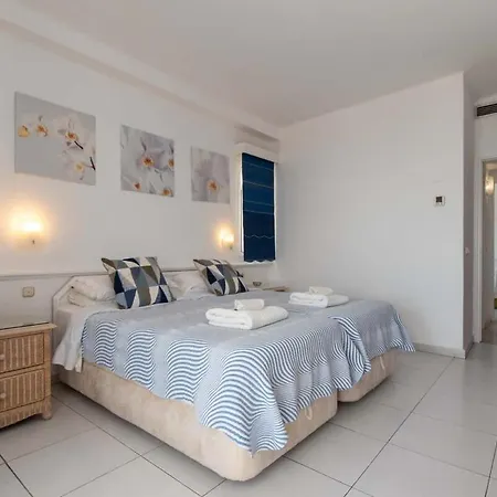 Club Atlantis 89 - Two Bed * Costa Adeje (Tenerife)